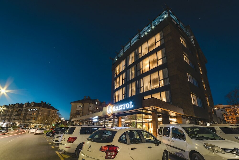 Фото Bristol Hotel