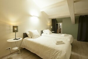 Restaurant Des Maures (Provence-Alpes-Côte d'Azur, Var, Arrondissement de Toulon, Collobrières, Boulevard Lazare Carnot, 19), hotel