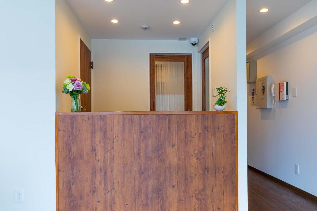 Фото Mr. Kinjo in front of Manza Beach