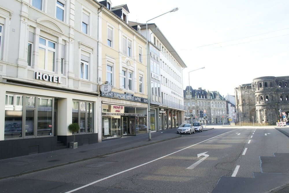 Фото отеля 2