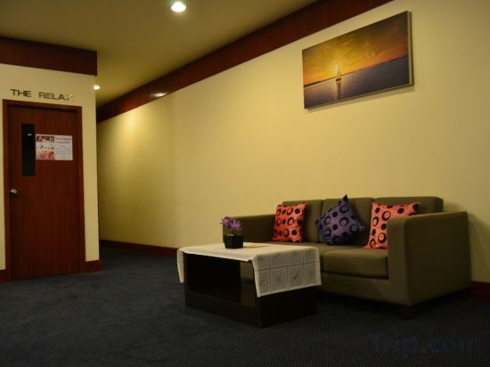 Фото The Color Living Hotel