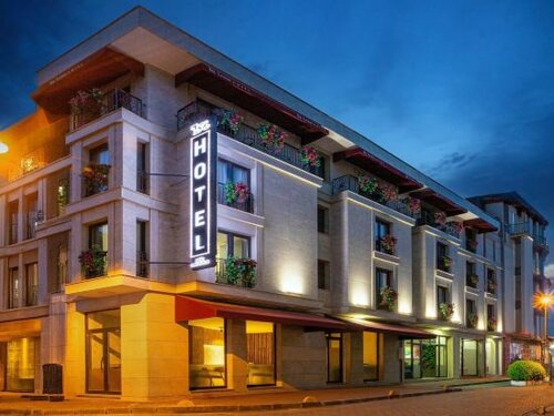 Lenus Hotel