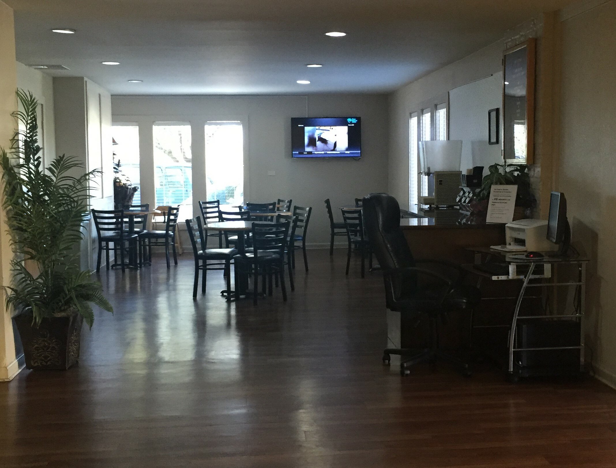 Фото Americas Best Value Inn Austin University