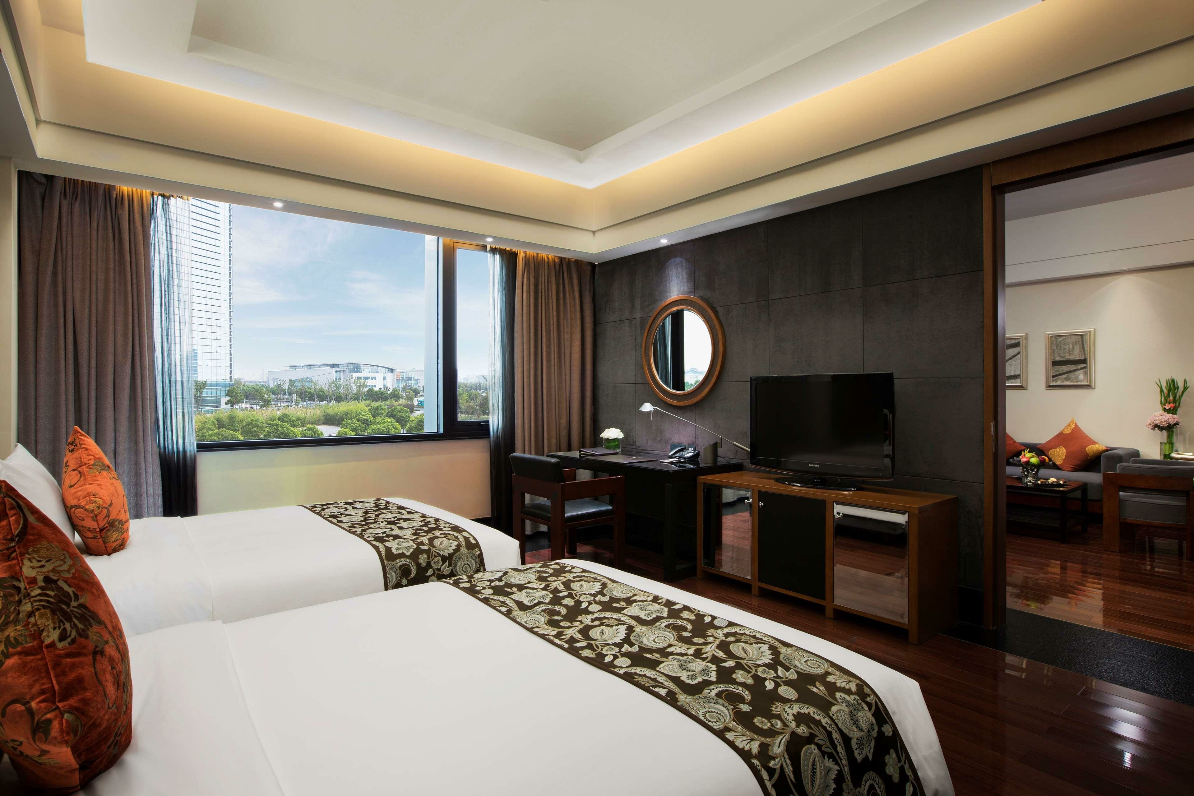 Фото Worldhotel Grand Dushulake Suzhou