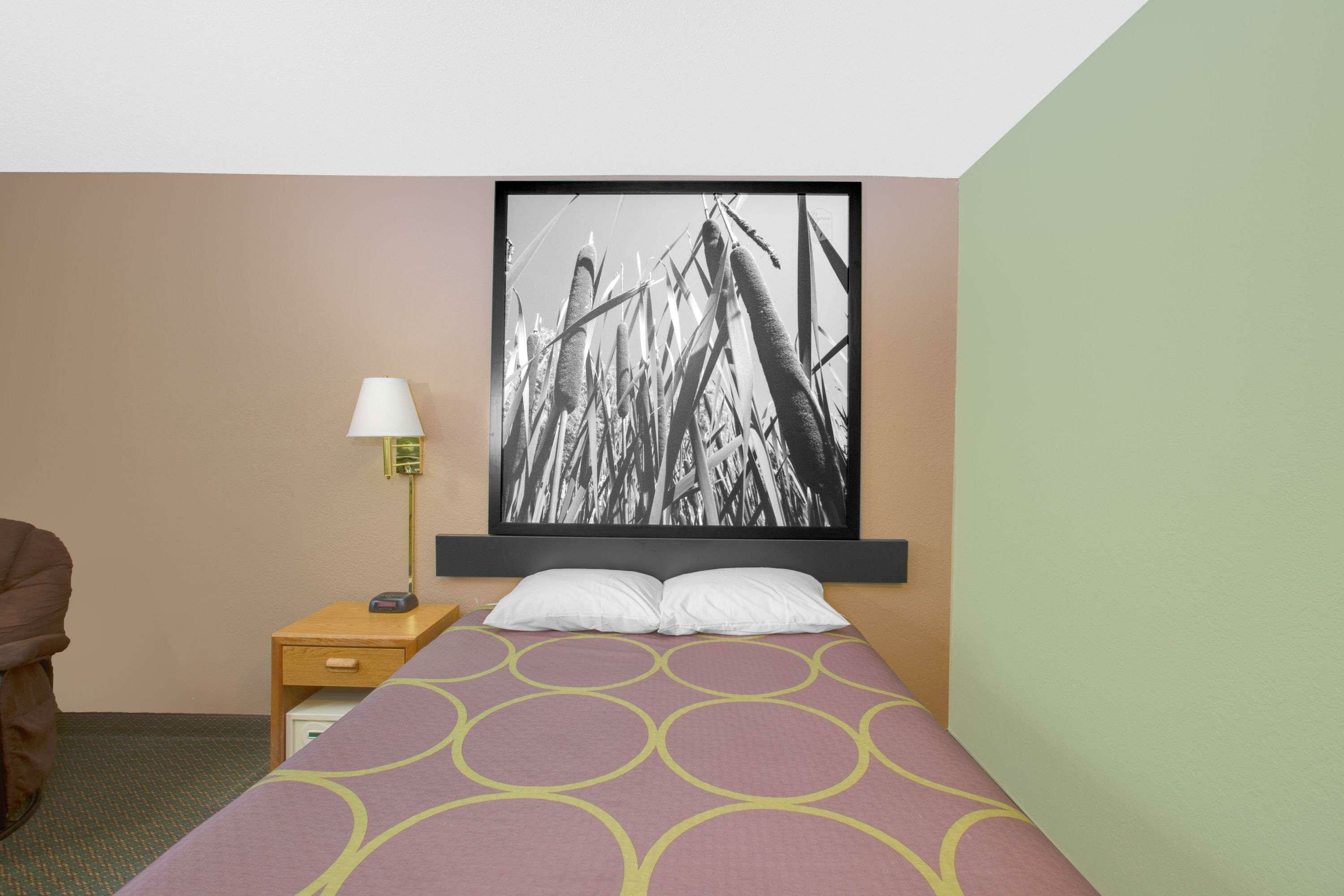 Фото Super 8 by Wyndham Worthington Minnesota