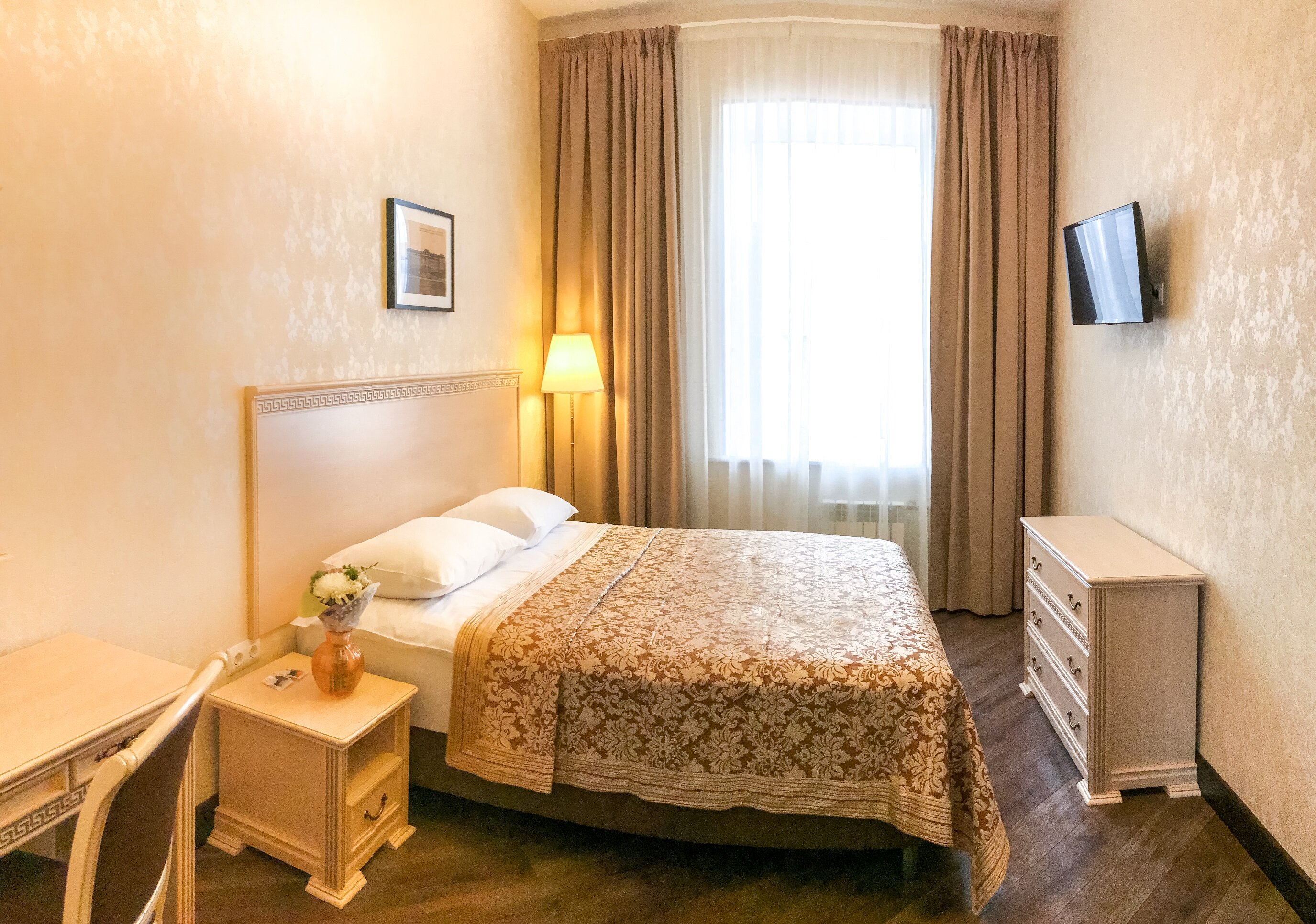 Фото отеля 1