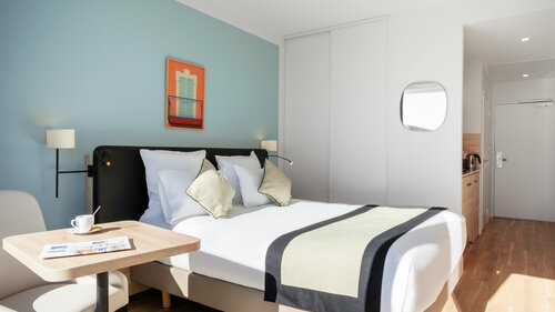 Гостиница Residhome Nice Aéroport во Франции