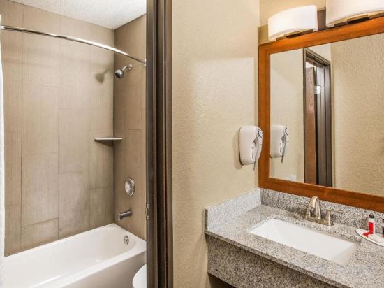 Фото Super 8 by Wyndham Altoona