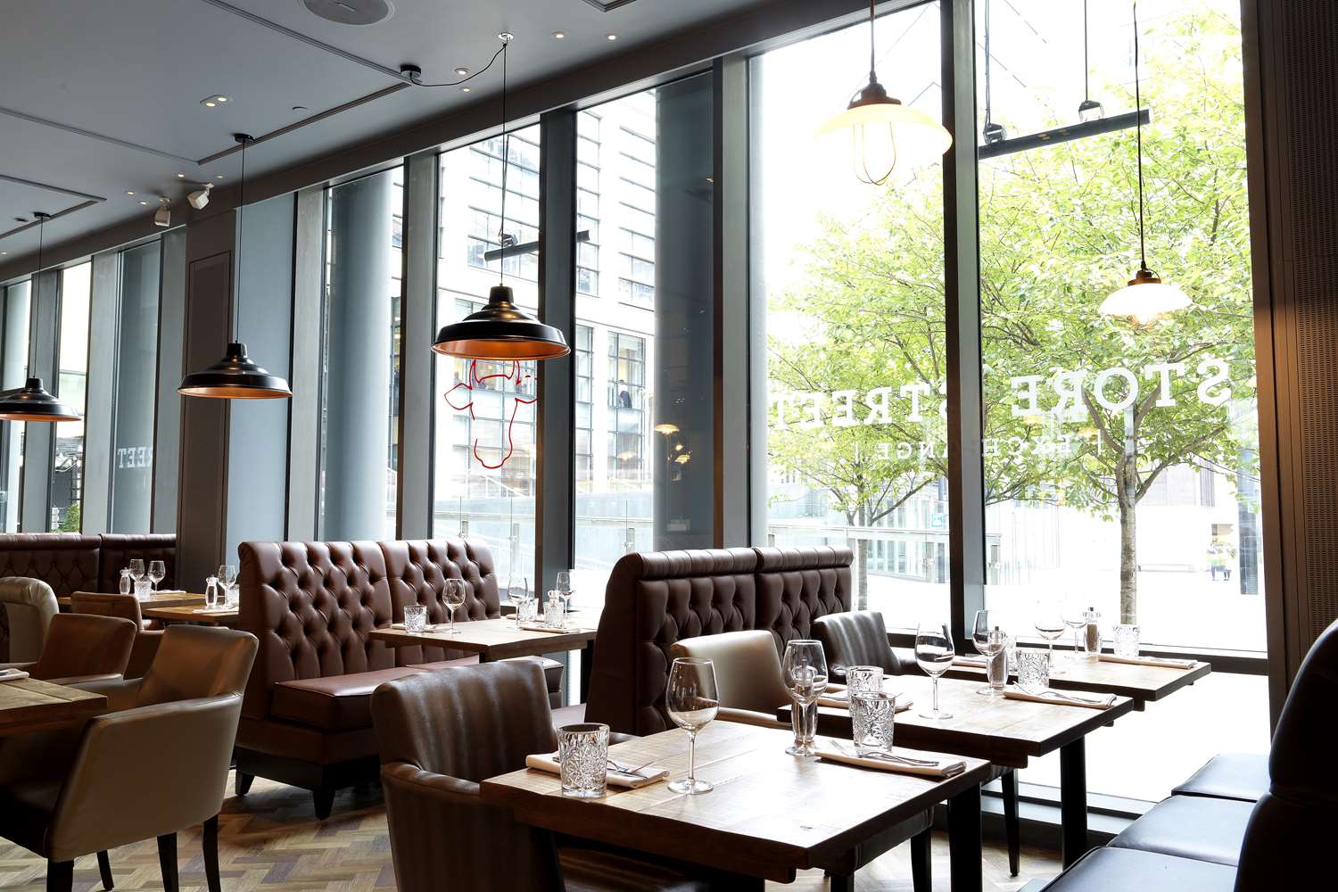 Фото DoubleTree by Hilton Manchester - Piccadilly