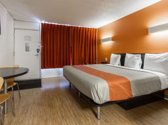 Фото Motel 6 Glendale, Az