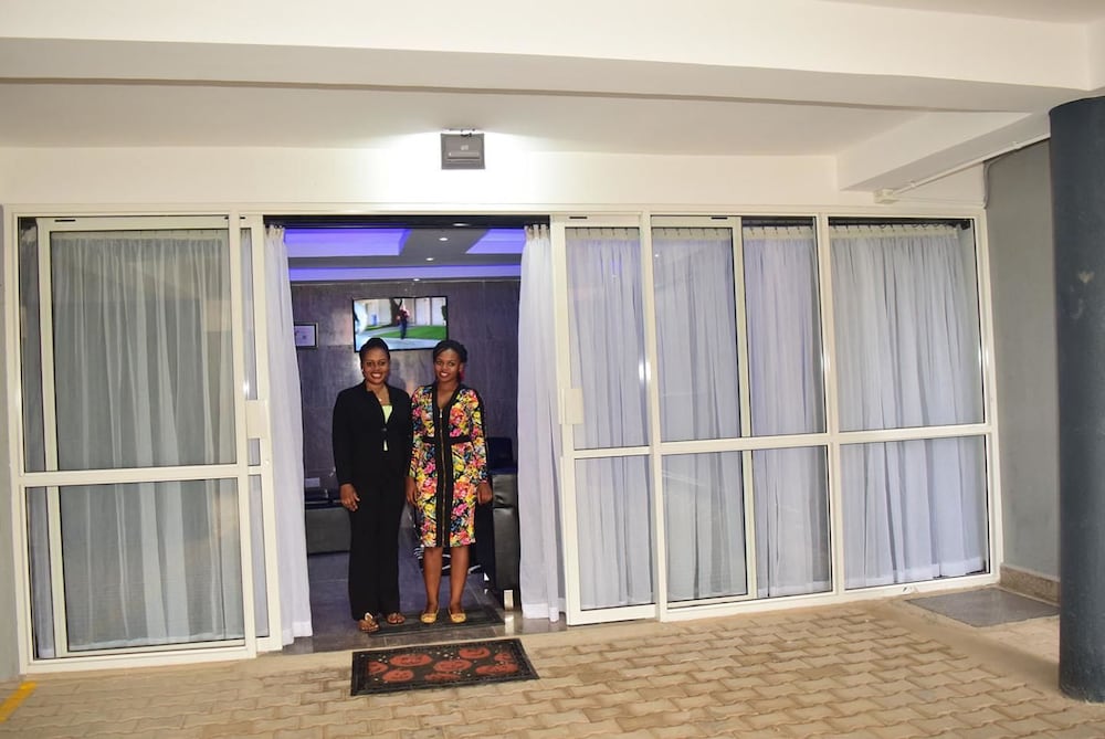 Фото Latitude 1 Serviced Suites