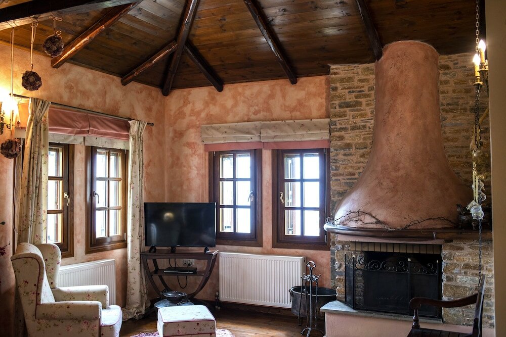 Фото To Stefani tis Makrinas