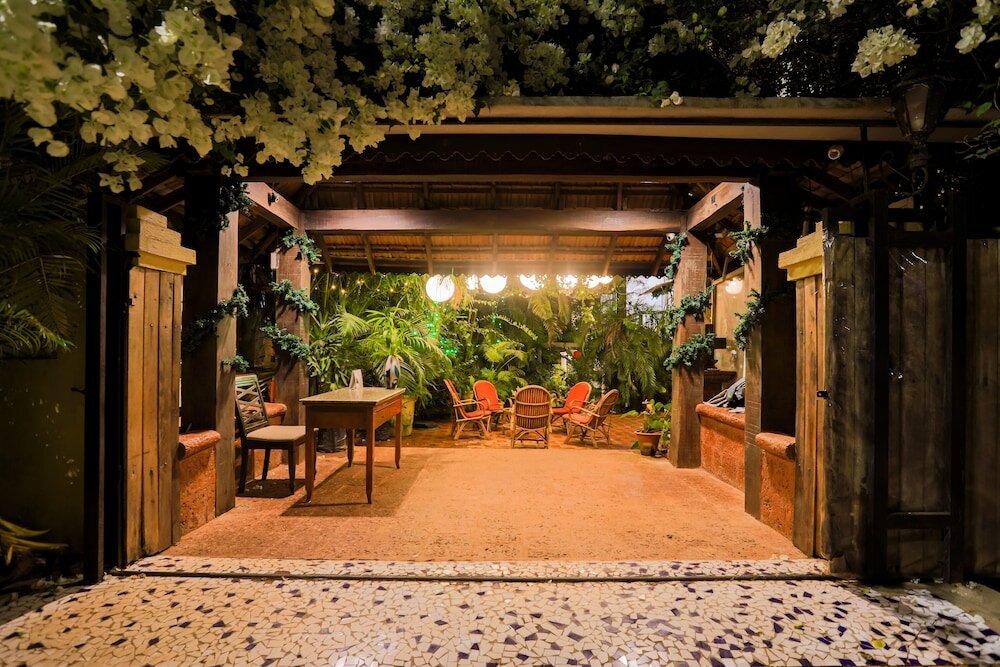 Фото Bougainvillea Guest House