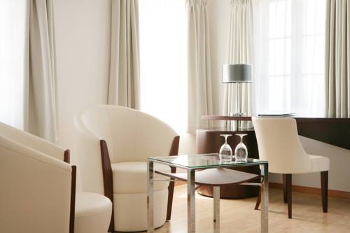 Фото La Couronne