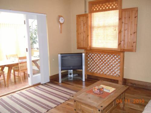 Фото Worth House