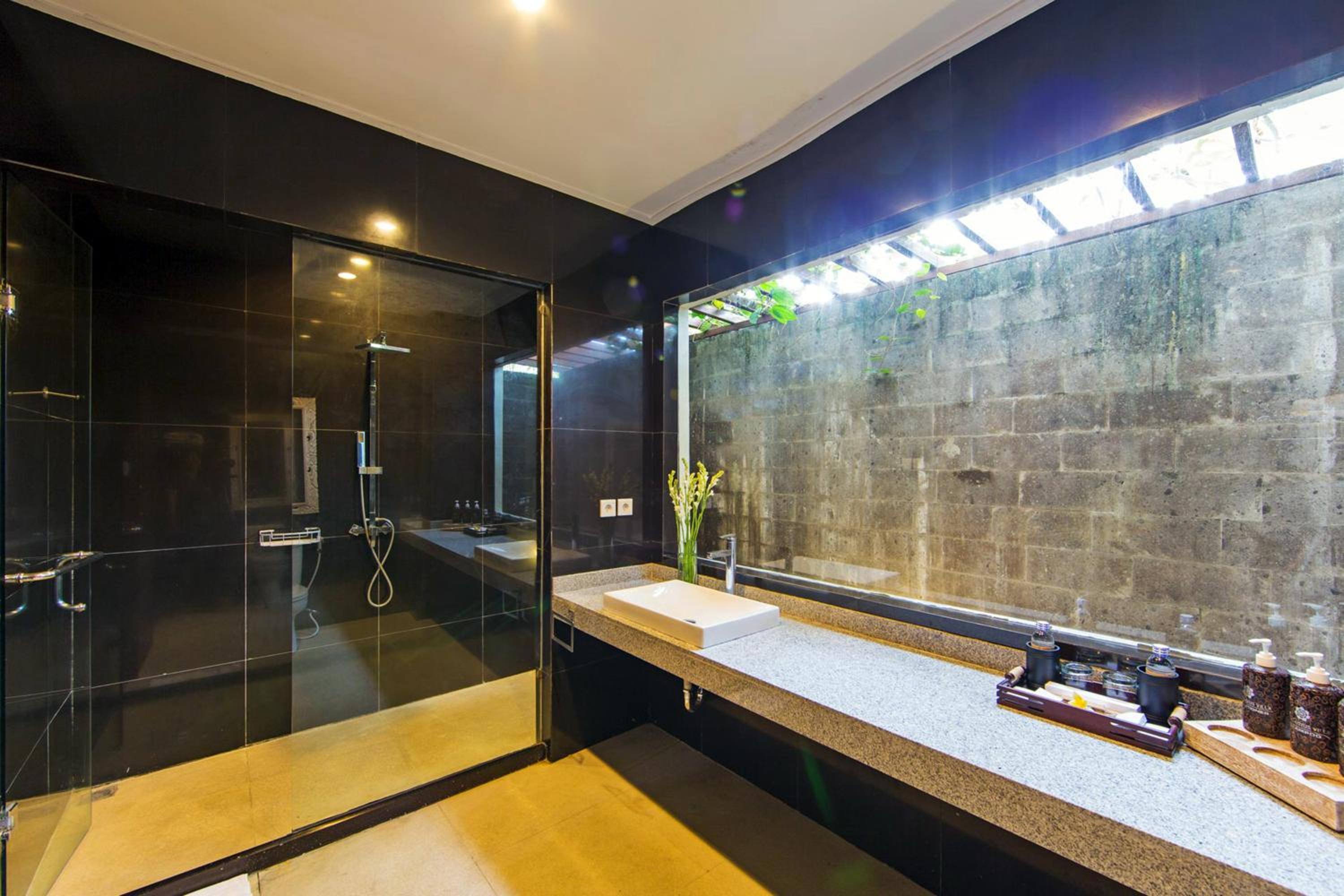 Фото Reddoorz @ Petitenget Seminyak