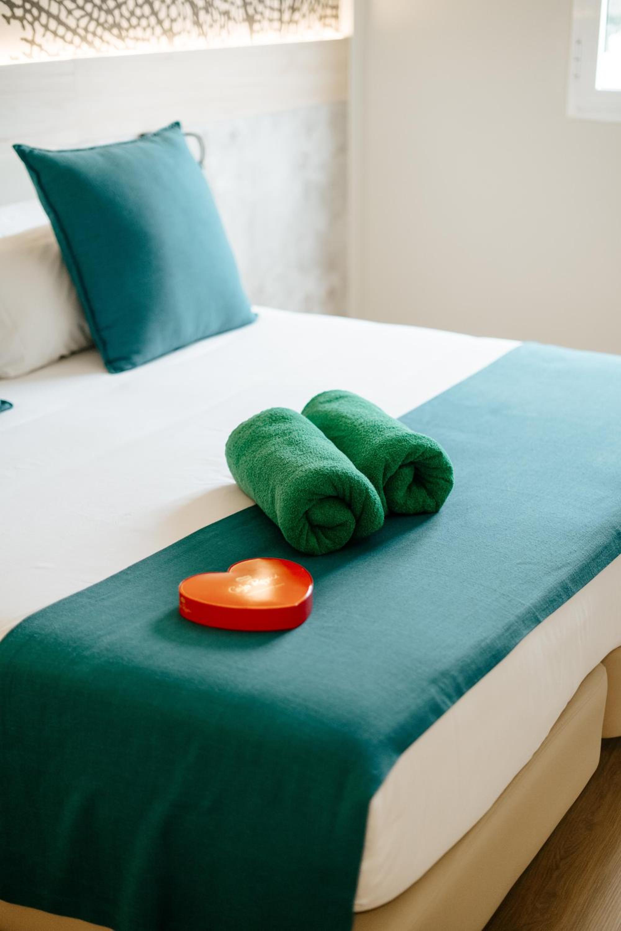 Фото R2 Higos Beach Apartments