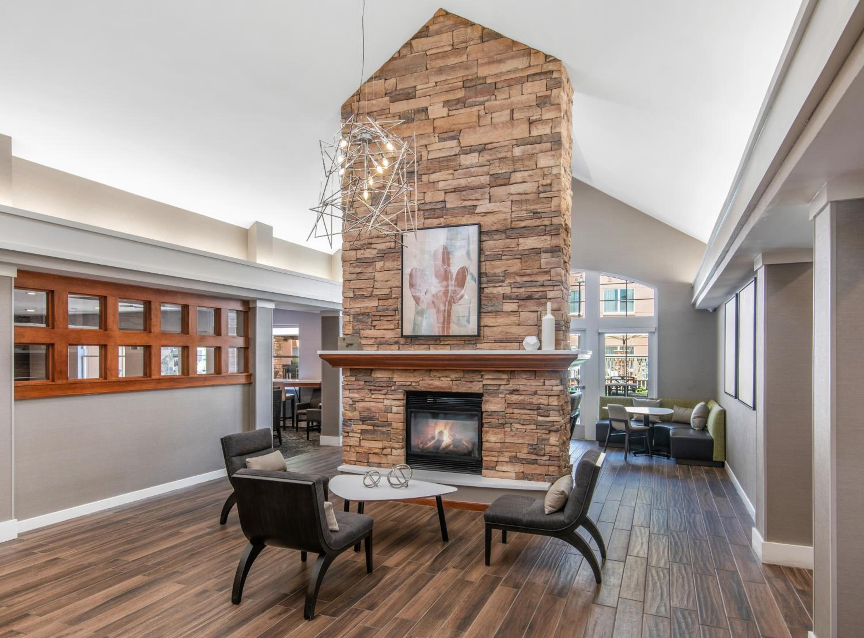 Фото Residence Inn Phoenix Glendale Sports & Entertainment District