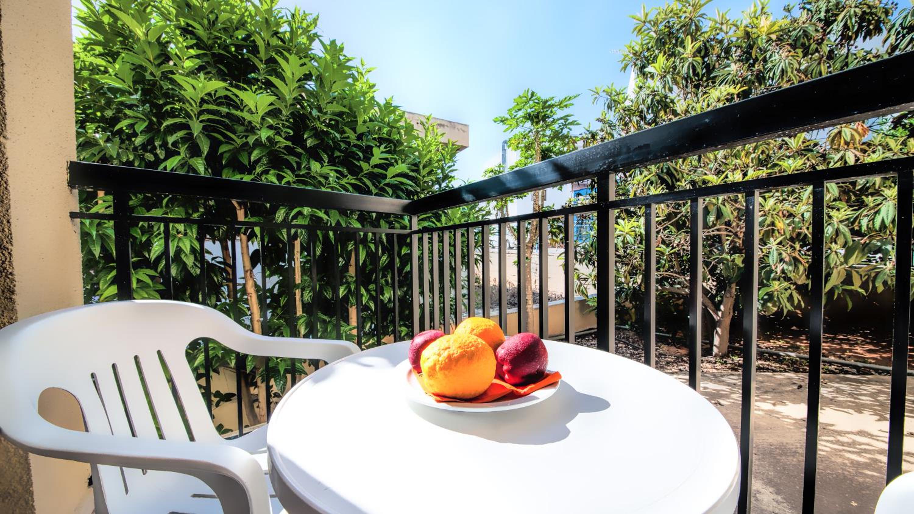 Фото A. Maos Hotel Apartments