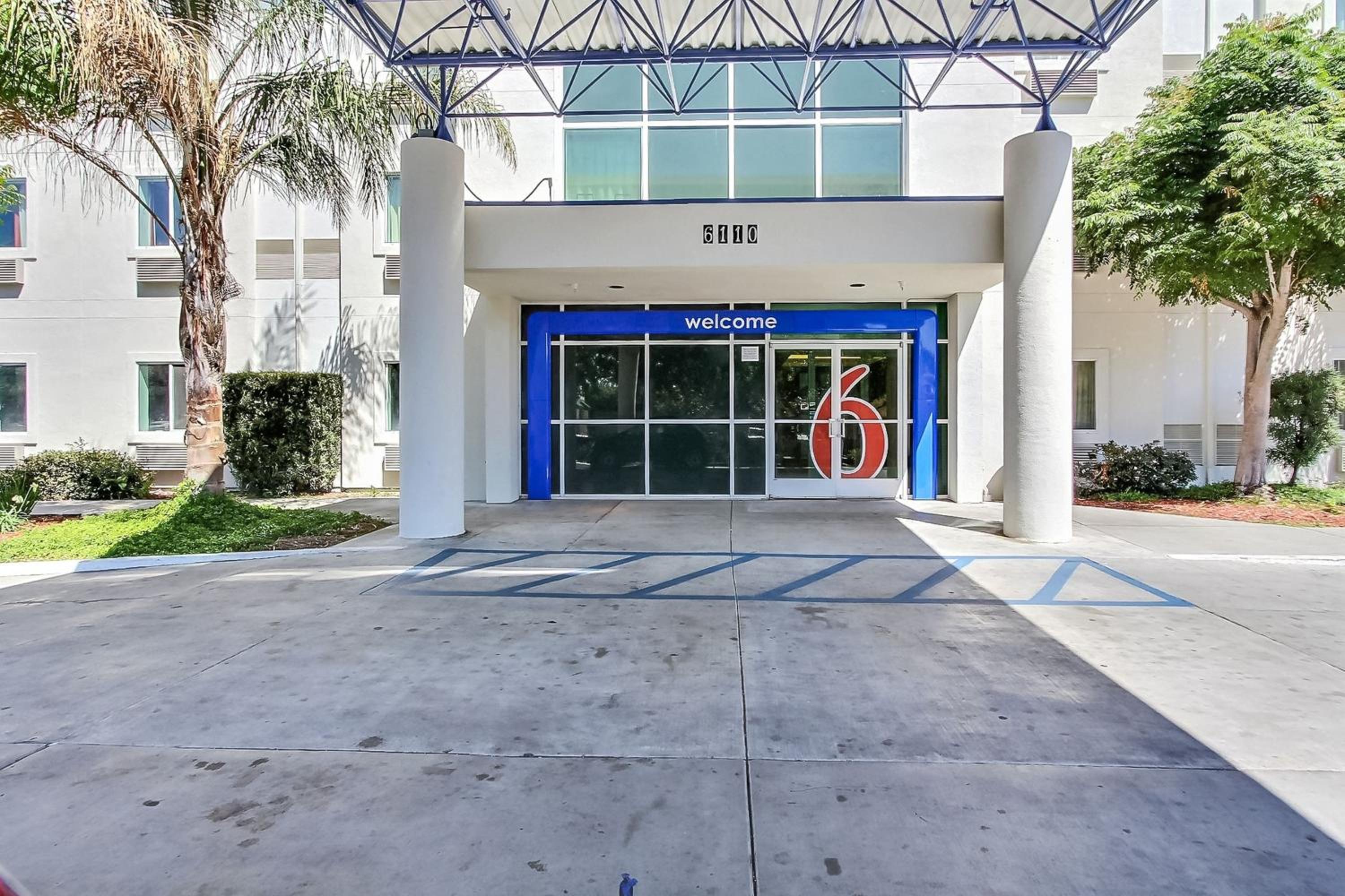 Фото Motel 6 Gilroy, Ca