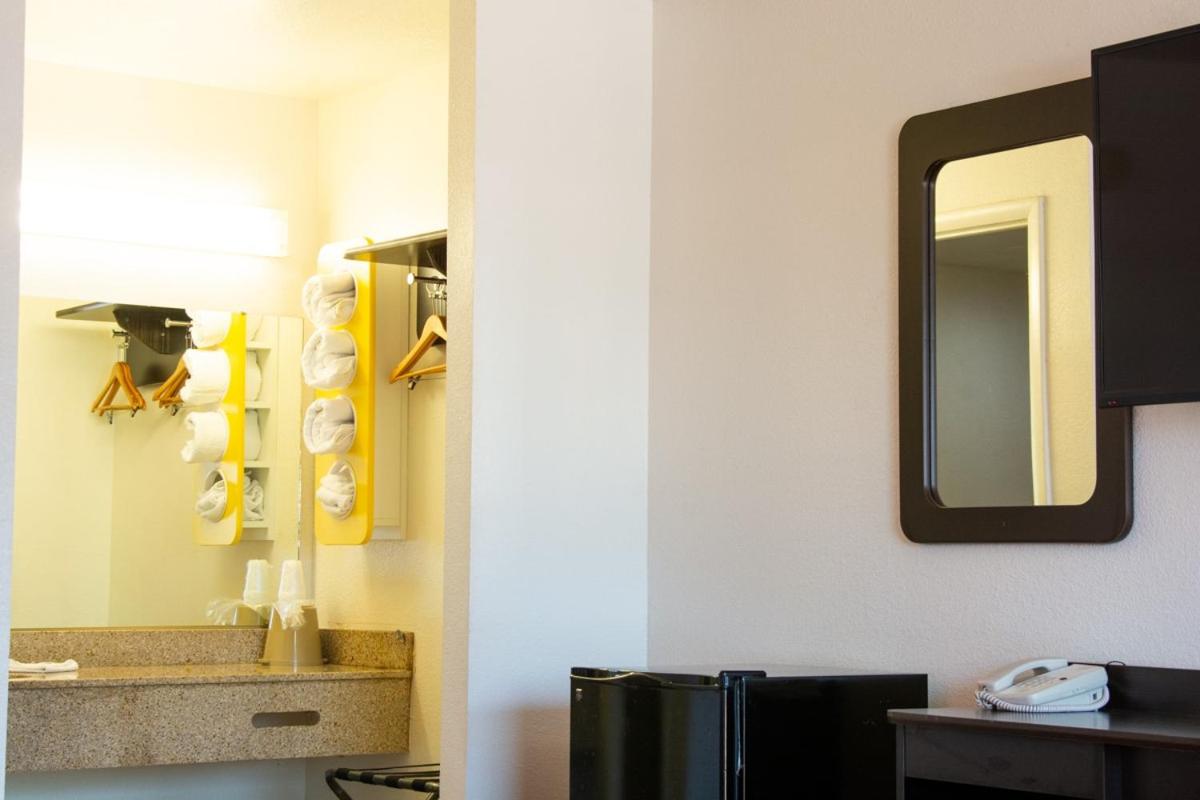 Фото Motel 6 Brinkley, Ar