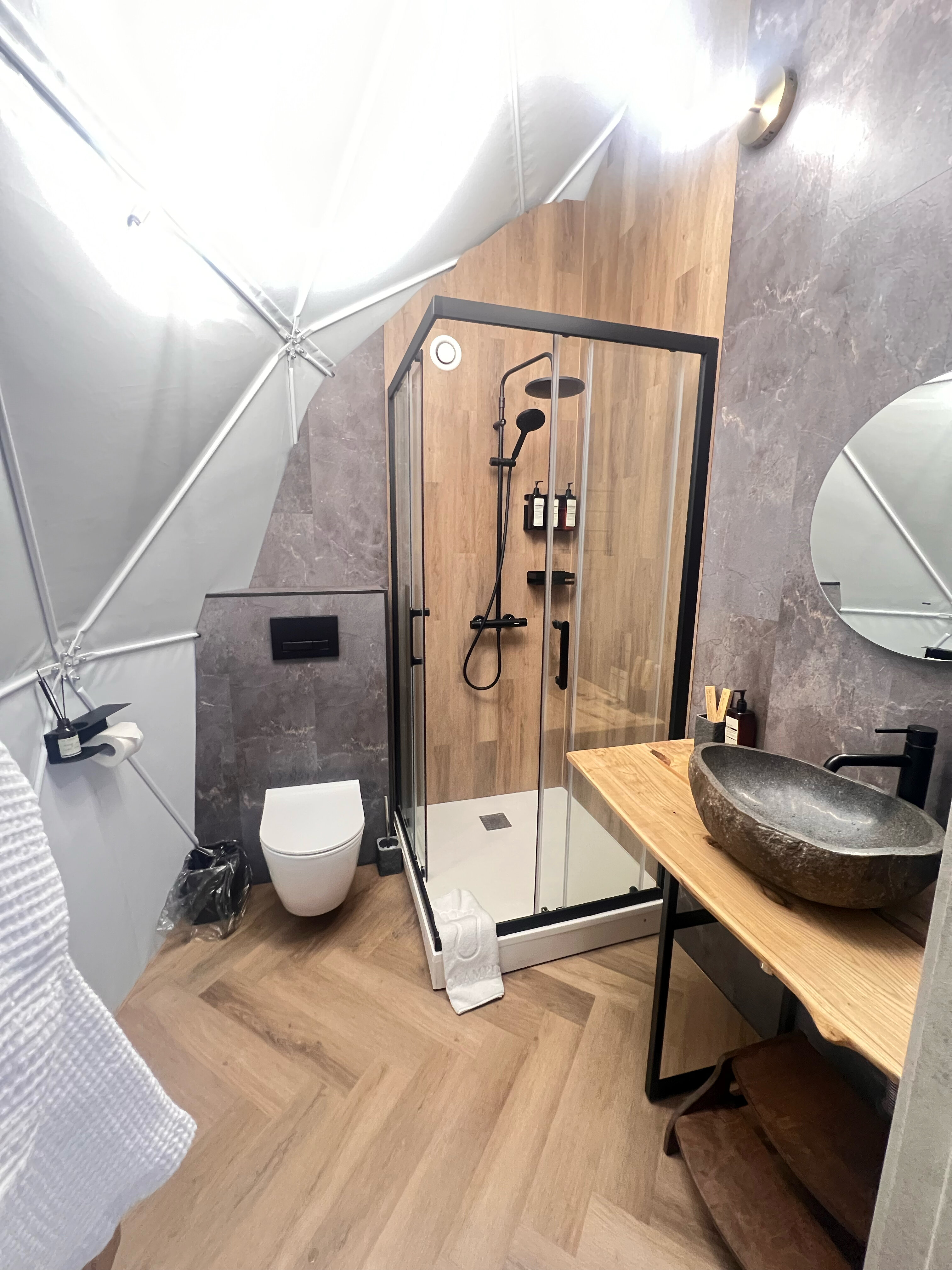 Фото Лаки Глэмпинг