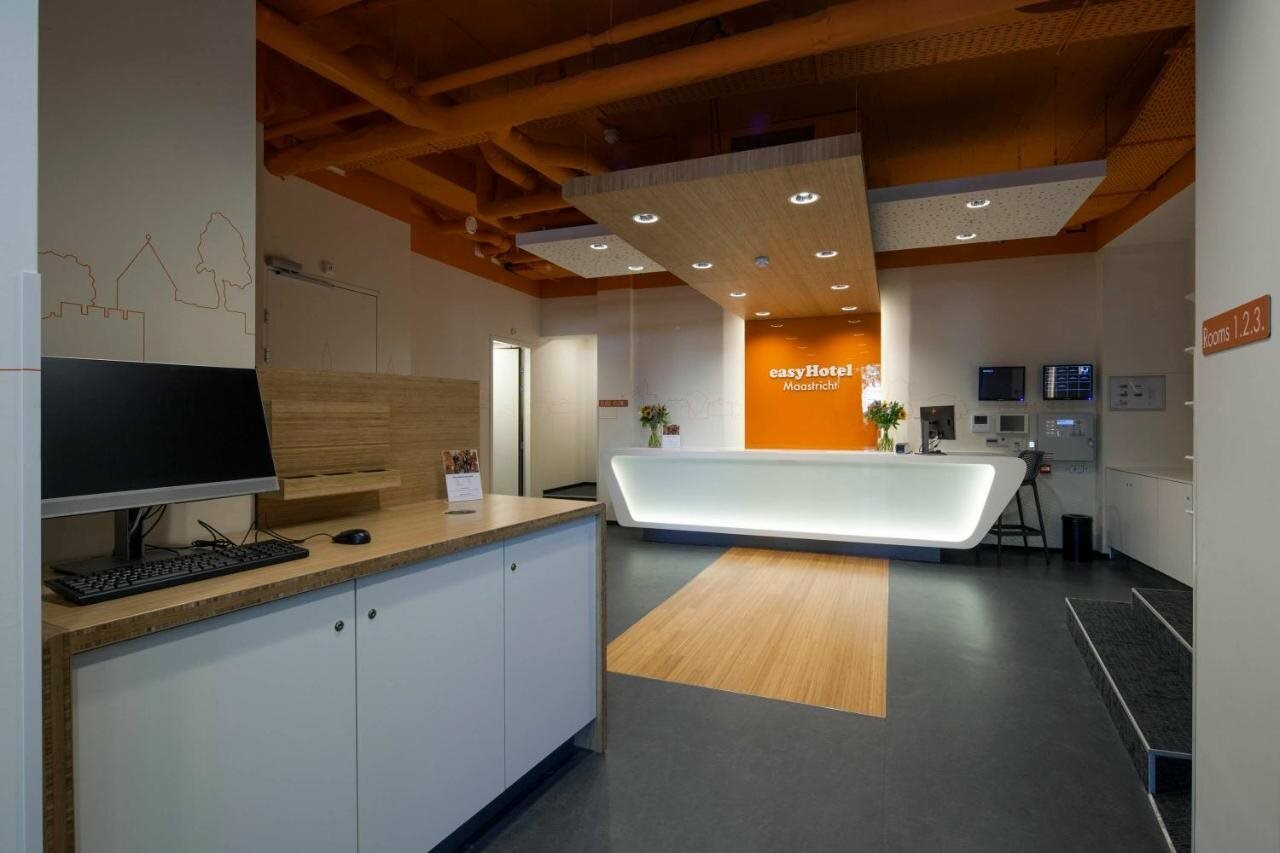 Фото EasyHotel Maastricht City Centre