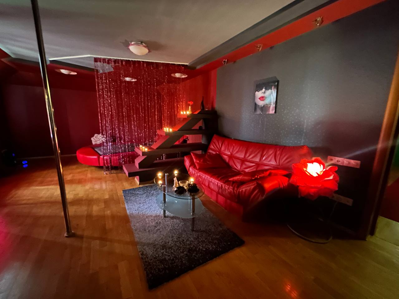 Асханадағы зорлық-зомбылық бейне