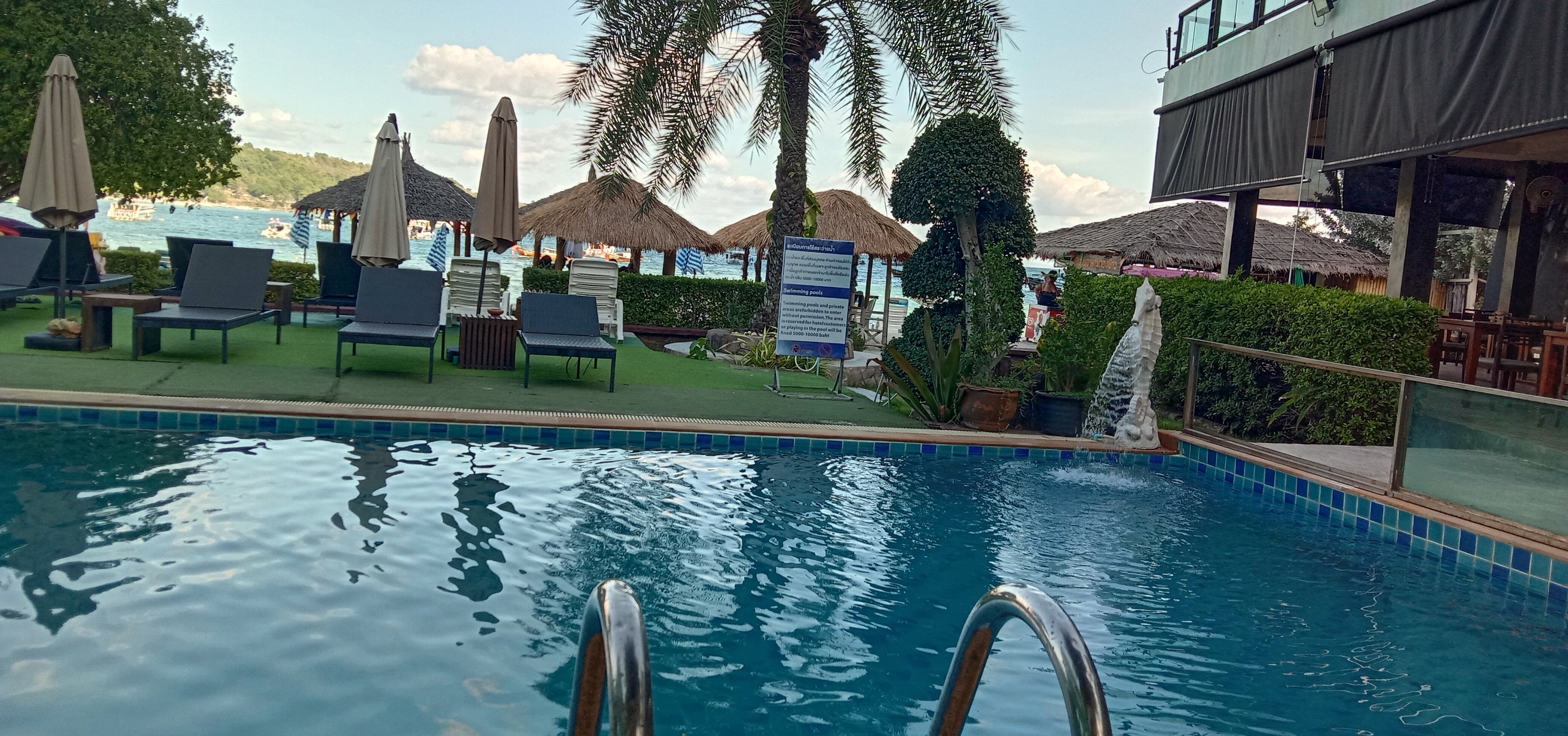 Фото Phi Phi Nice Beach Hotel Hip