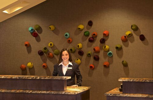Гостиница Embassy Suites by Hilton Flagstaff во Флагстаффе