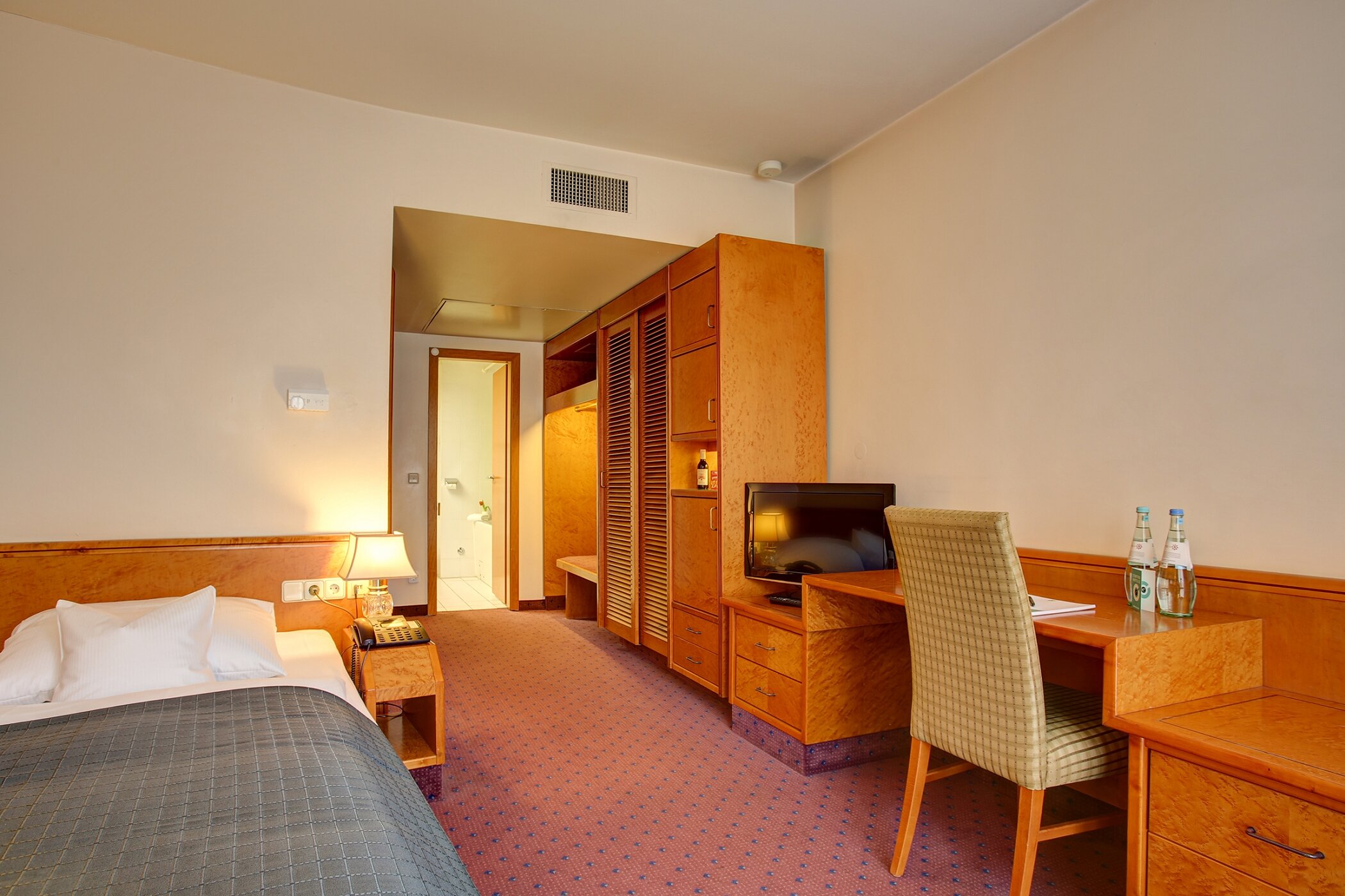 Фото 32053425581