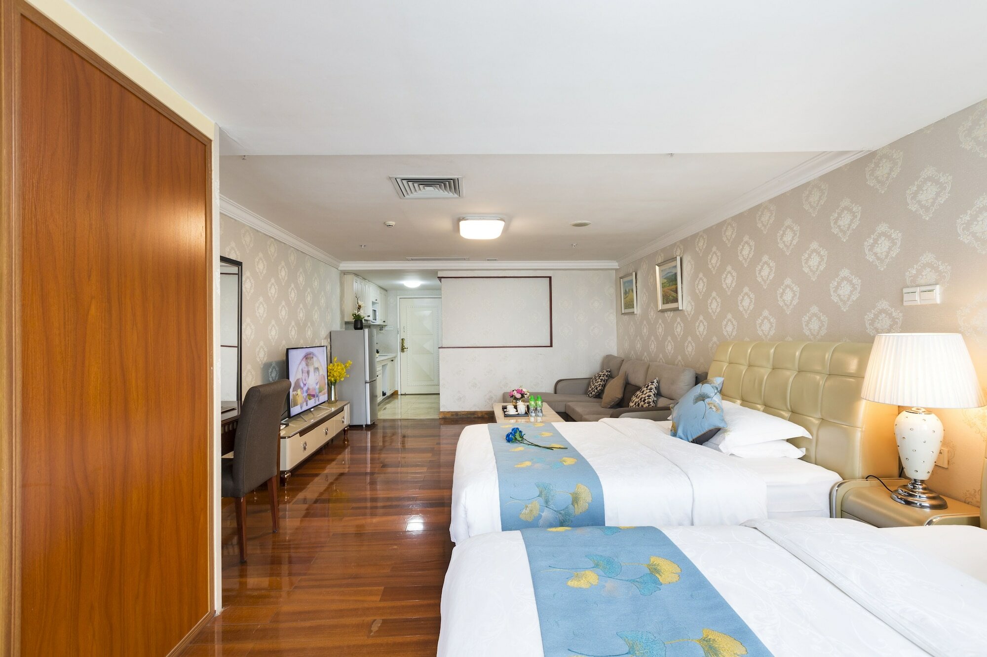 Фото Yoyo International Apartment