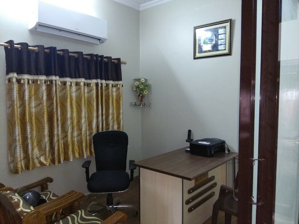 Фото Hotel Zamarrud Palace