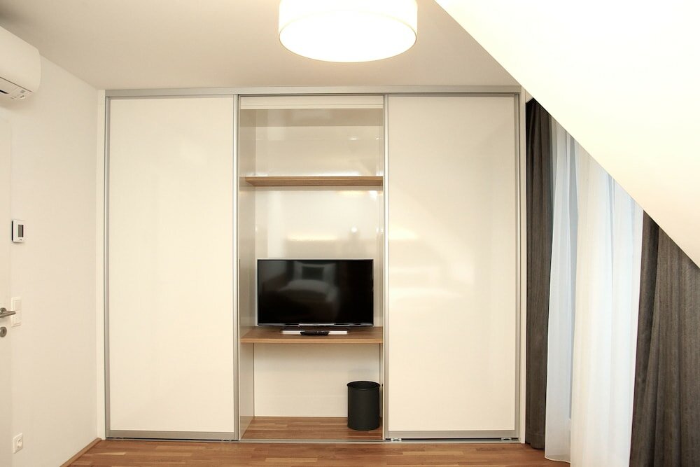 Фото Parks 73 The TownHouse Hotel