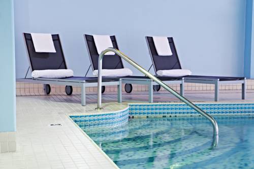 Фото Town Inn Suites