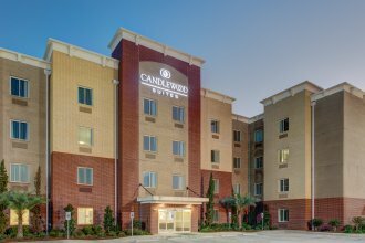 Фото Candlewood Suites Cut Off, an Ihg Hotel