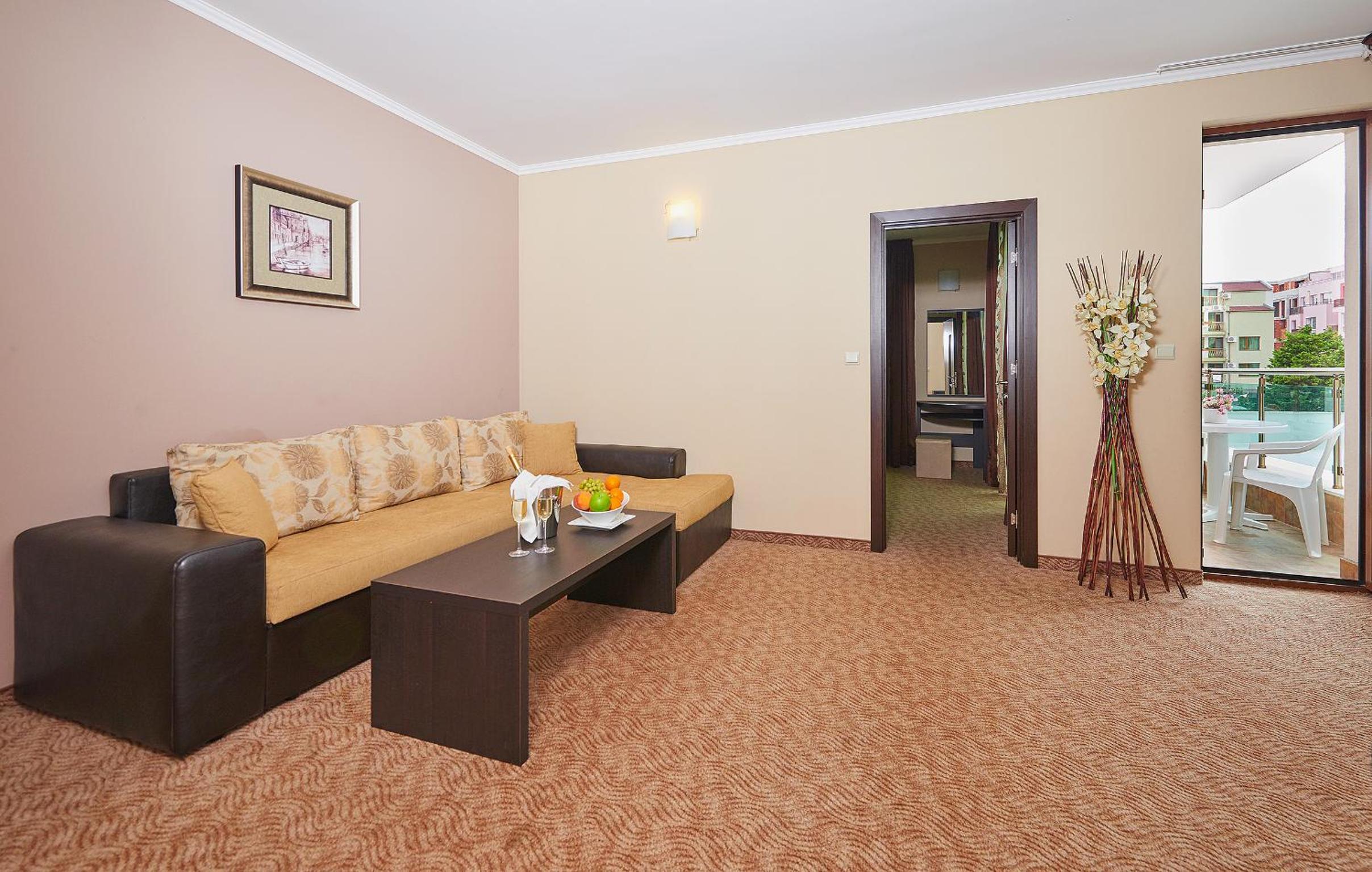 Фото Централ Плаза Поморие