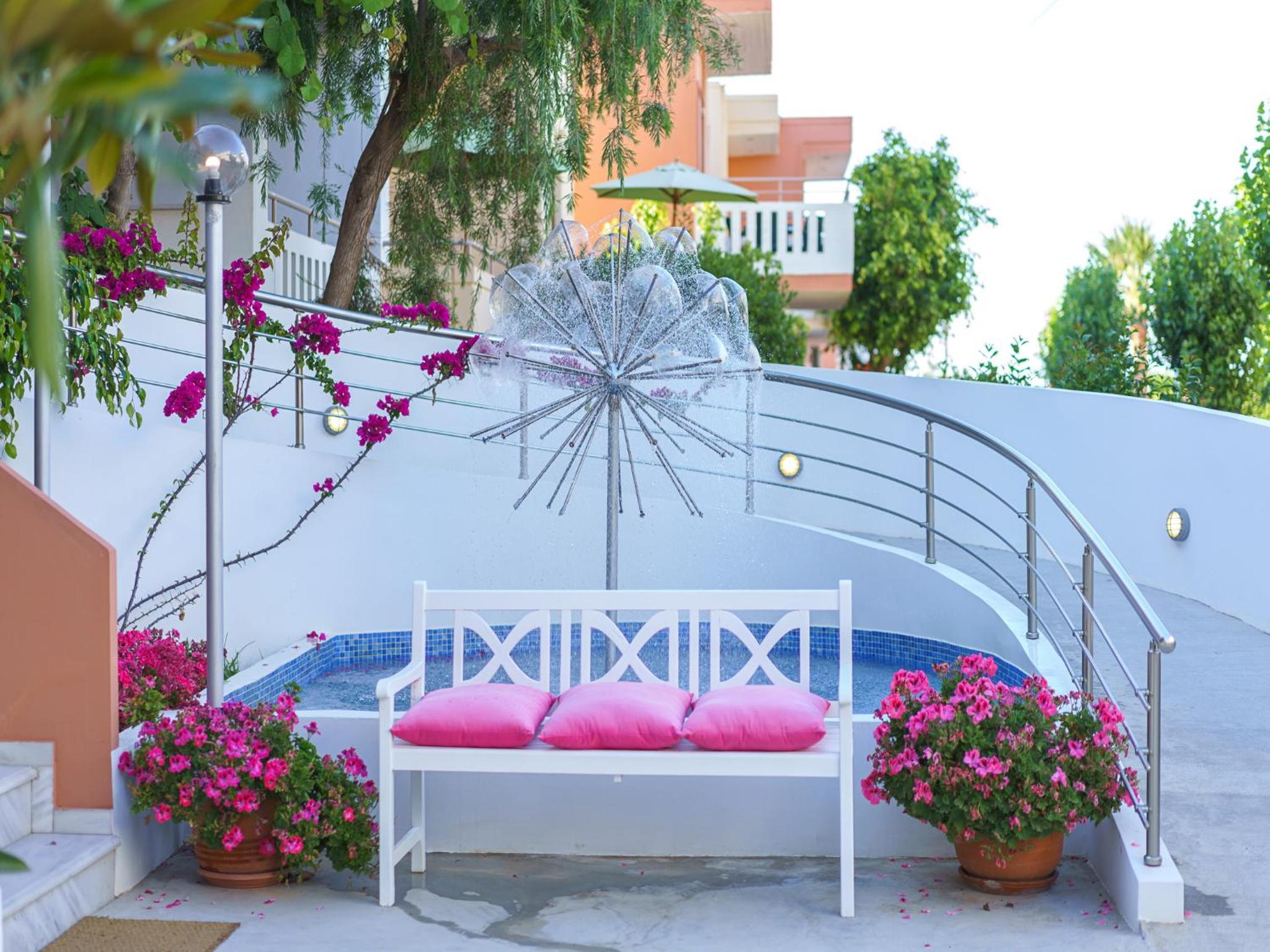 Фото Sonio Beach Hotel