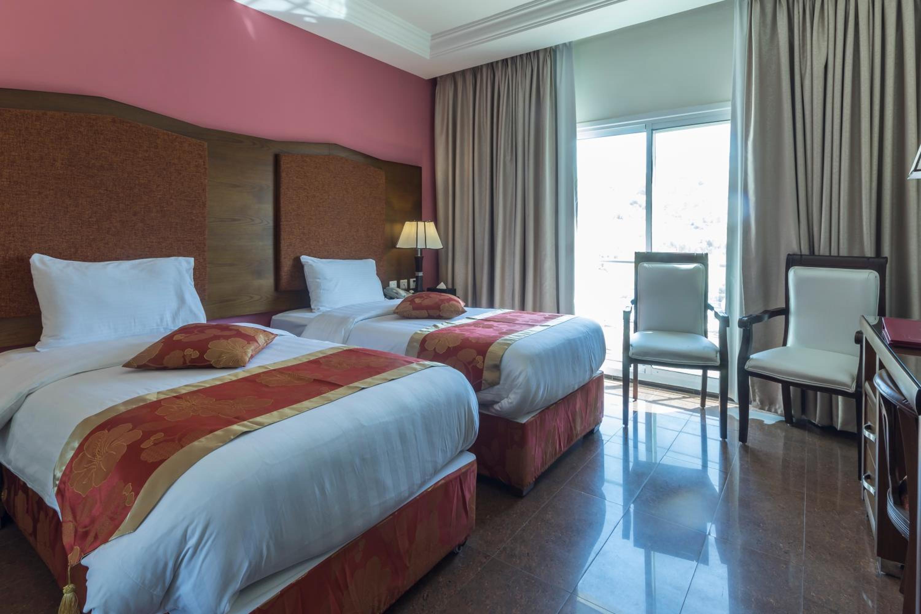 Фото Petra Moon Hotel