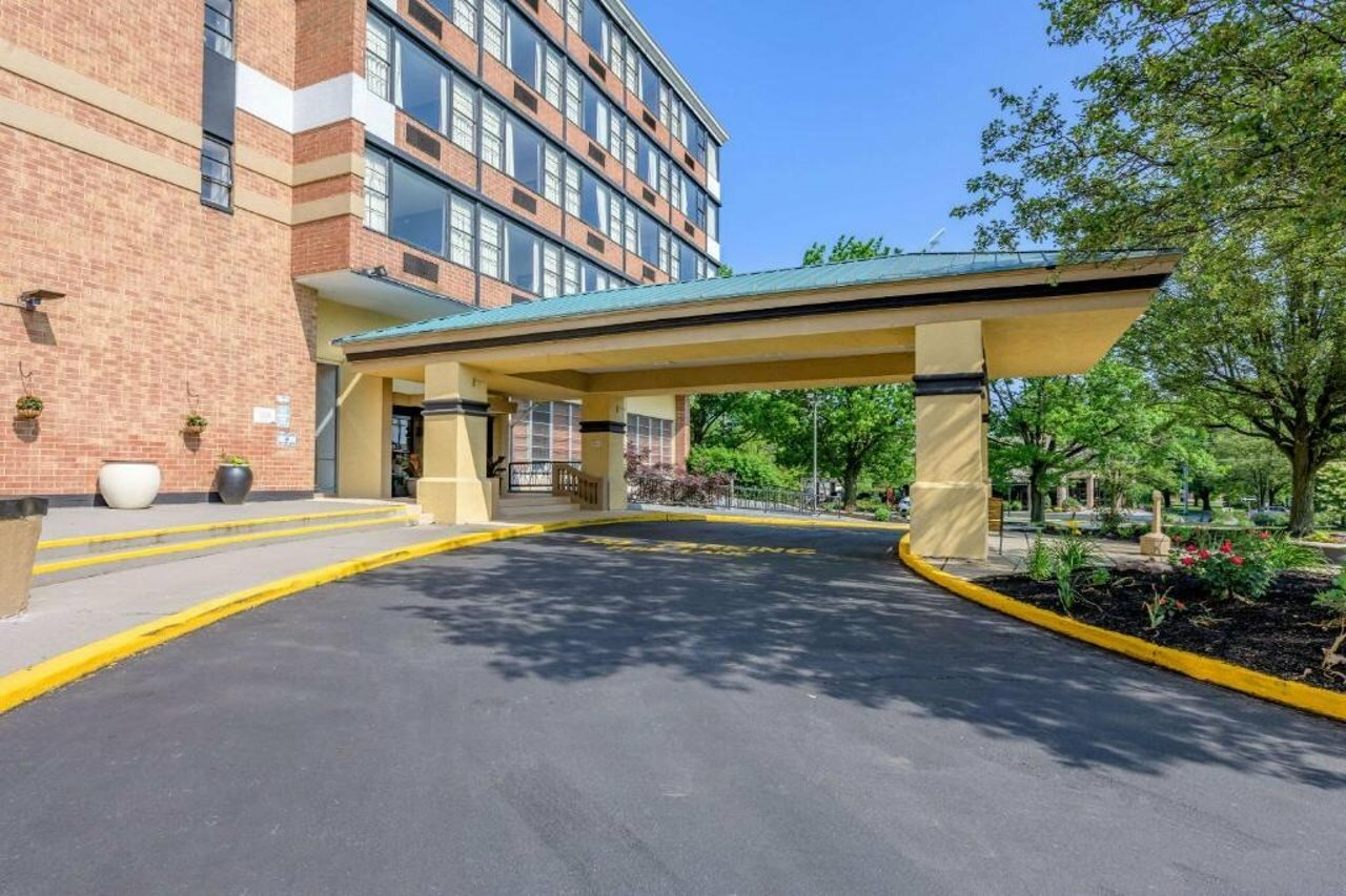 Фото Days Inn & Suites by Wyndham Lebanon Pa