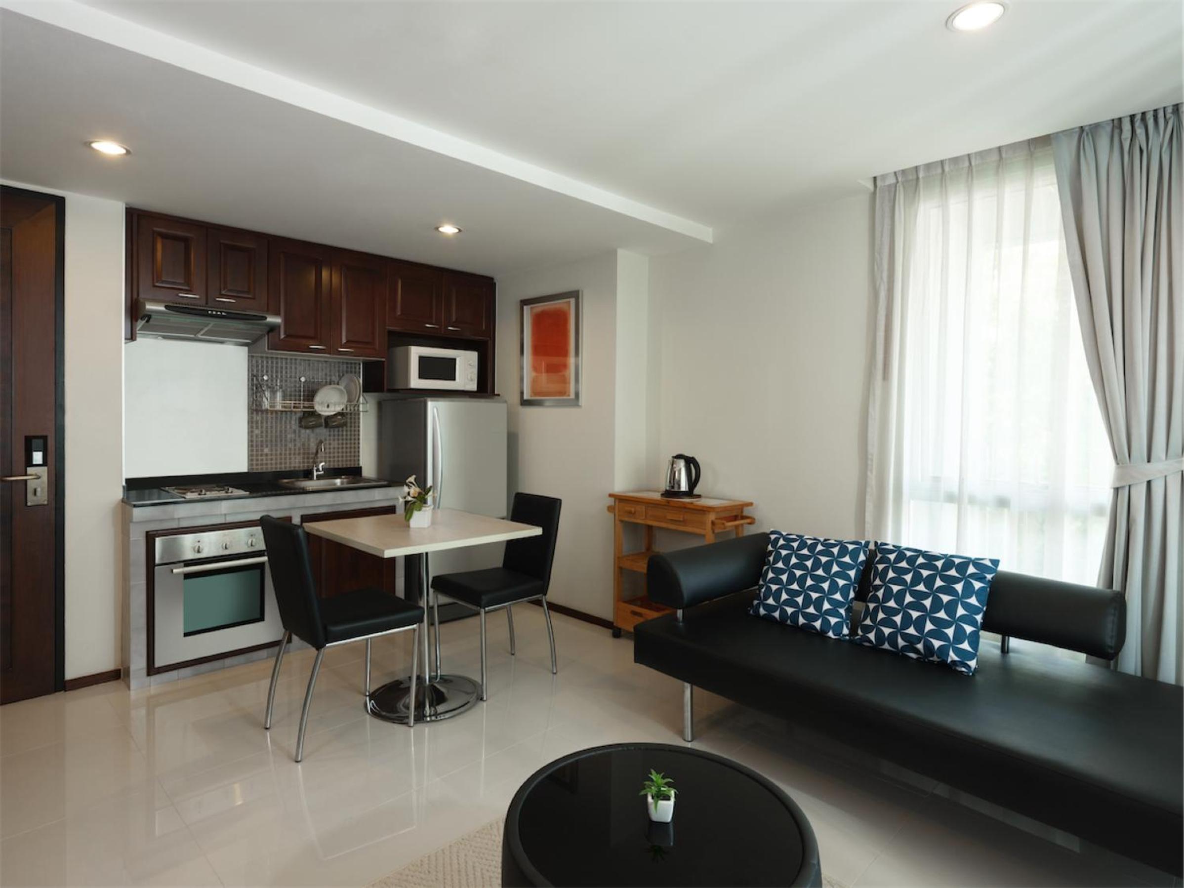 Фото Silom Lofts Hotel