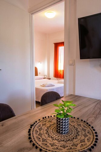 Апартаменты Romanos Beach Villas