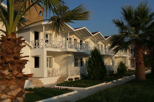 Гостиница Longbeach Aqualand Resort Hotel в Кушадасы