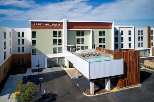 Гостиница SpringHill Suites by Marriott Los Angeles Downey в Дауни