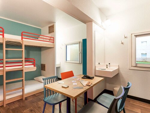 Гостиница HotelF1 Antibes Sophia Antipolis в Вальбонне