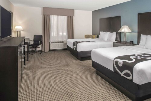 Гостиница La Quinta Inn & Suites by Wyndham Moscow Pullman в Москоу