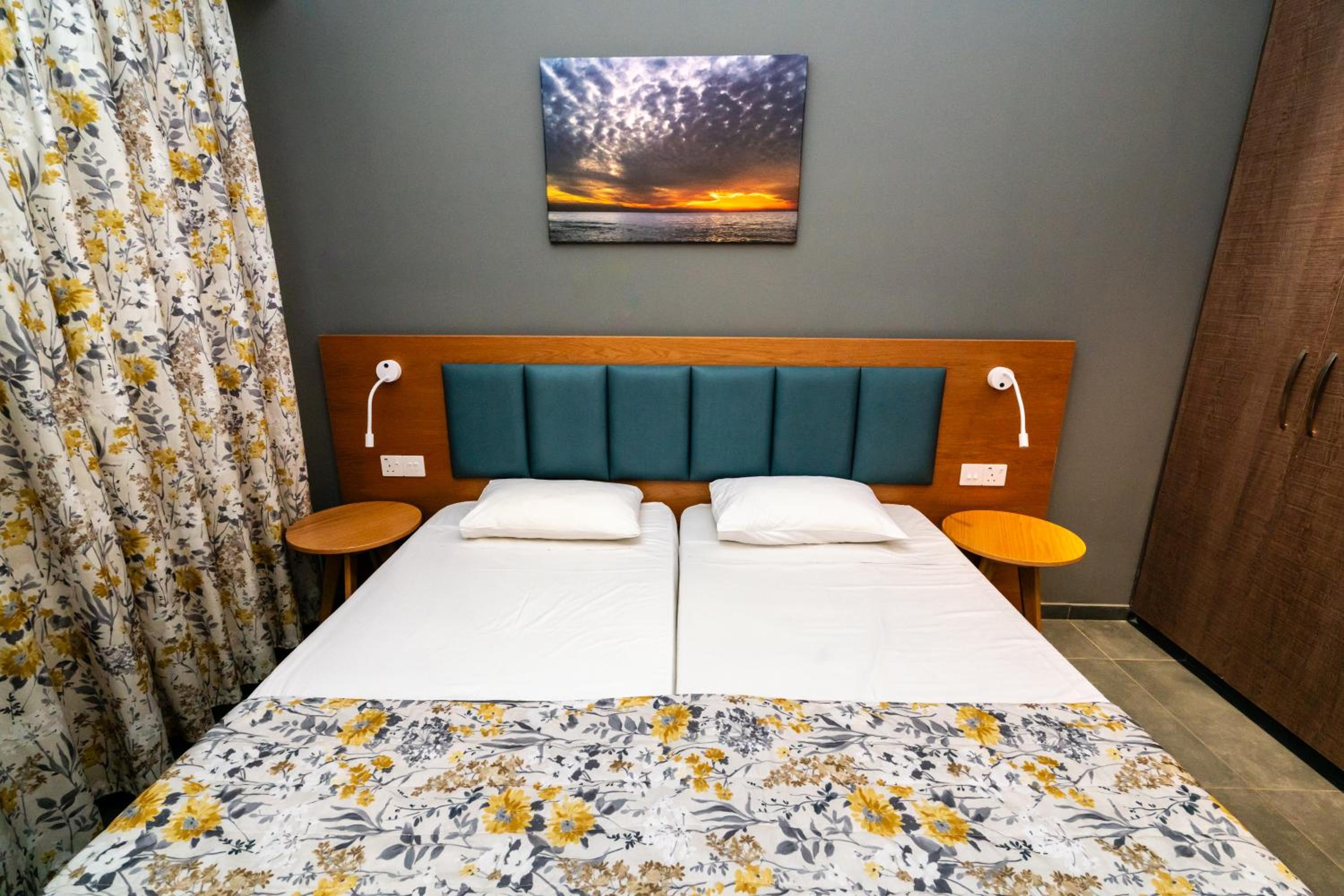 Фото Helios Bay Hotel and Suites