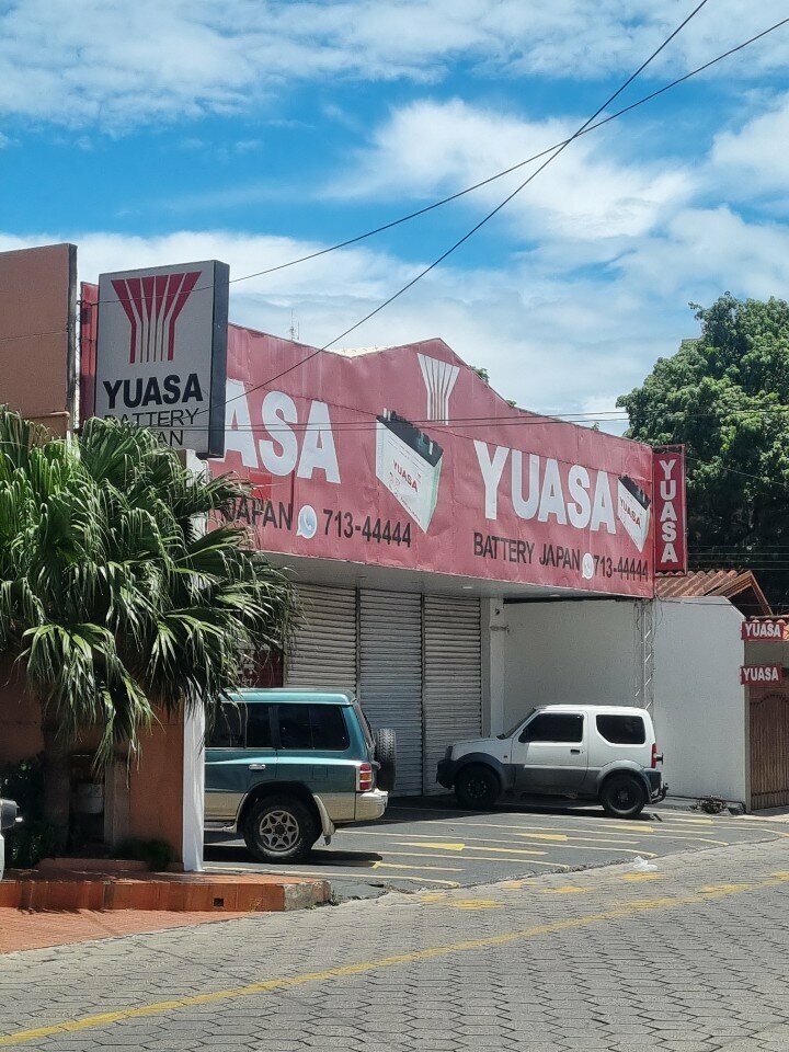 Batteries and chargers Yuasa, Santa Cruz de la Sierra, photo