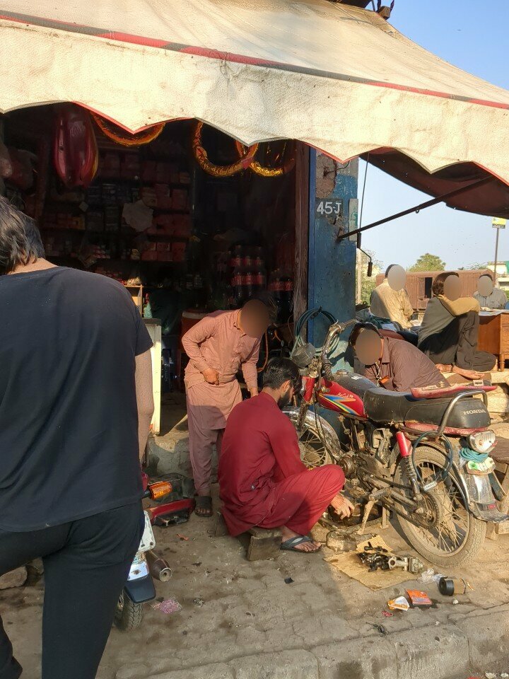 Tires and wheels Tyre Shop, Lahore, photo