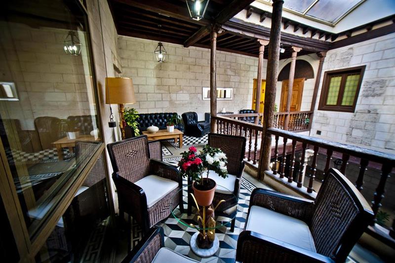 Фото Hotel Condes de Castilla